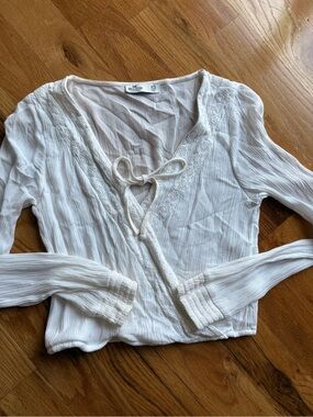Hollister White Tie-Front Crinkle Lace Trim Top